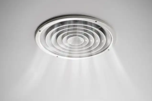 Bouche de VMC installée dans un logement